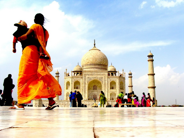 Применение индия. Индия приглашает. Миссия Индии в Европе. Индии киисвкс. Туристический фактор Индии.